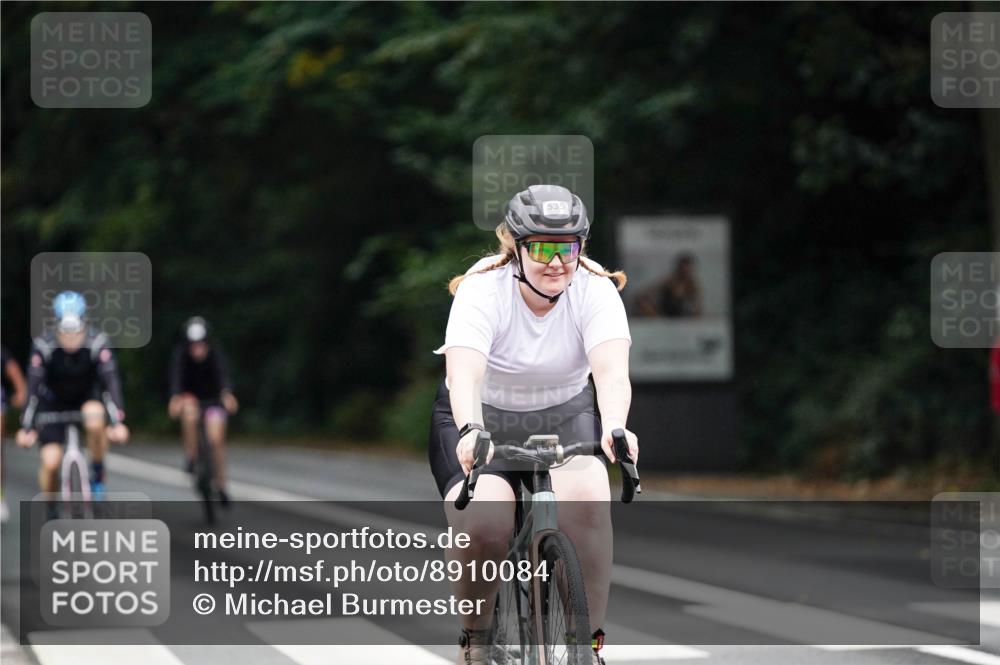 14.09.2025 - Stadtparktriathlon Michael Burmester http://msf.ph/oto/8910084 14.09.2025 10:27:21 Radfahren 512, 535, 577, 583, 651, 693 meine-sportfotos.de