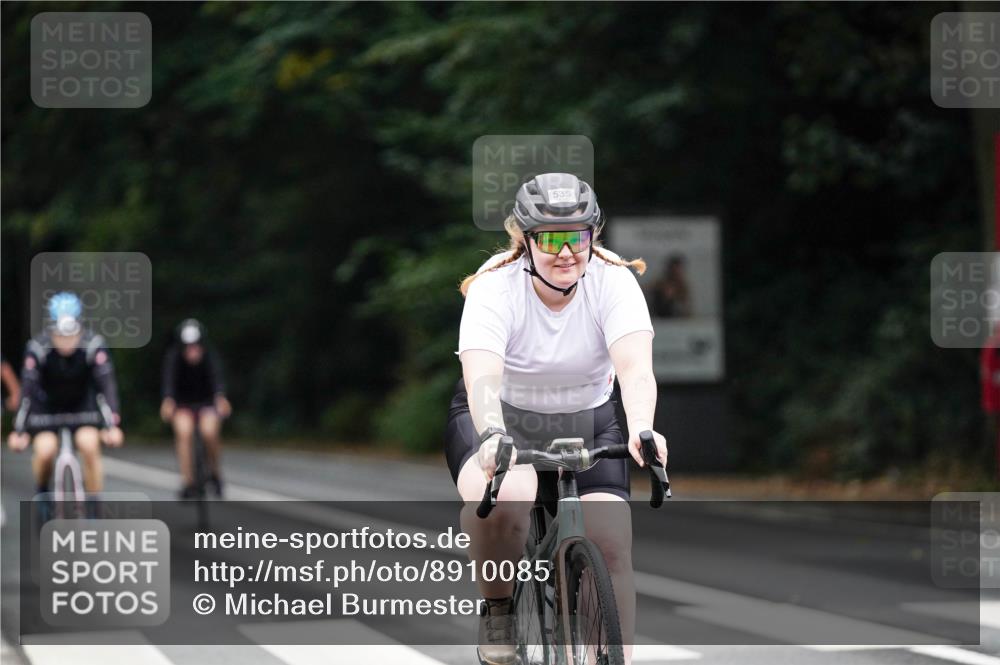 14.09.2025 - Stadtparktriathlon Michael Burmester http://msf.ph/oto/8910085 14.09.2025 10:27:21 Radfahren 512, 535, 577, 583, 651, 693 meine-sportfotos.de