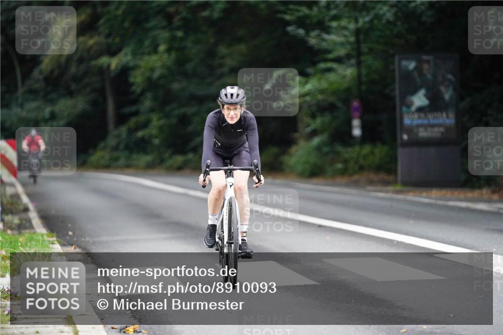 14.09.2025 - Stadtparktriathlon Michael Burmester http://msf.ph/oto/8910093 14.09.2025 10:27:32 Radfahren 512, 589 meine-sportfotos.de