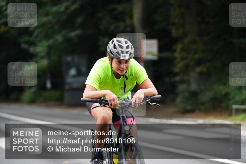 14.09.2025 - Stadtparktriathlon Michael Burmester http://msf.ph/oto/8910106 14.09.2025 10:28:09 Radfahren 539, 633, 661, 677, 710 meine-sportfotos.de