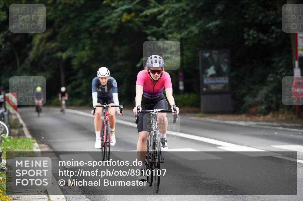 14.09.2025 - Stadtparktriathlon Michael Burmester http://msf.ph/oto/8910107 14.09.2025 10:28:10 Radfahren 534, 539, 633, 661, 677, 710 meine-sportfotos.de