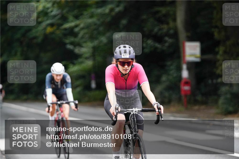 14.09.2025 - Stadtparktriathlon Michael Burmester http://msf.ph/oto/8910108 14.09.2025 10:28:11 Radfahren 534, 539, 622, 661, 677, 710 meine-sportfotos.de