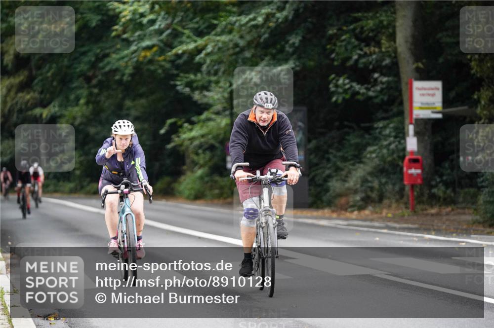 14.09.2025 - Stadtparktriathlon Michael Burmester http://msf.ph/oto/8910128 14.09.2025 10:28:51 Radfahren 611, 619, 632, 694, 720 meine-sportfotos.de