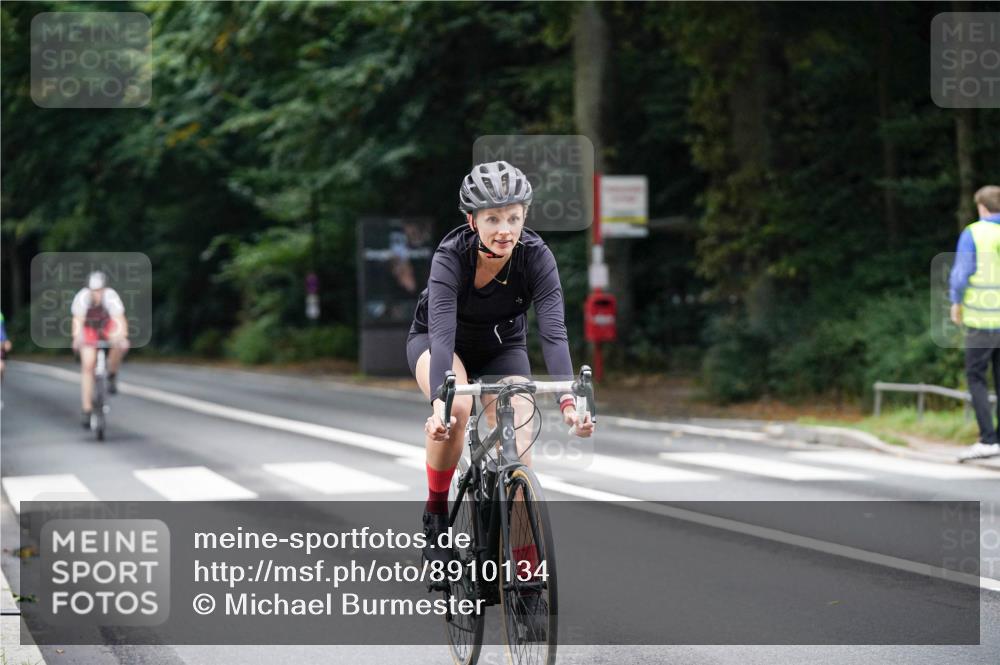 14.09.2025 - Stadtparktriathlon Michael Burmester http://msf.ph/oto/8910134 14.09.2025 10:28:57 Radfahren 581, 611, 632, 694, 702, 721 meine-sportfotos.de