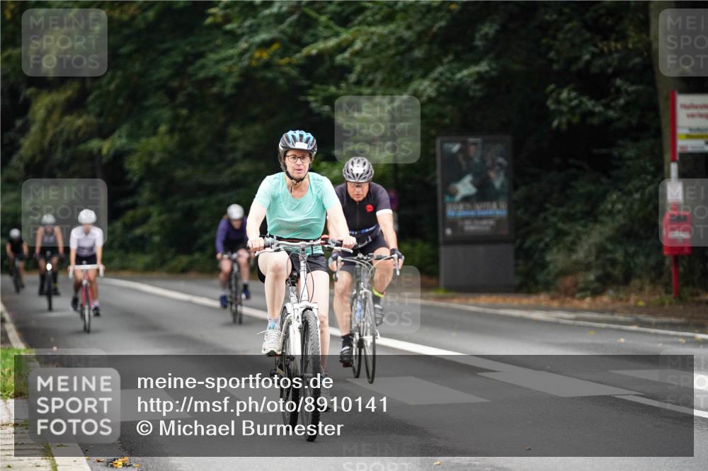 14.09.2025 - Stadtparktriathlon Michael Burmester http://msf.ph/oto/8910141 14.09.2025 10:29:08 Radfahren 532, 565, 581, 643, 655, 688, 702 meine-sportfotos.de