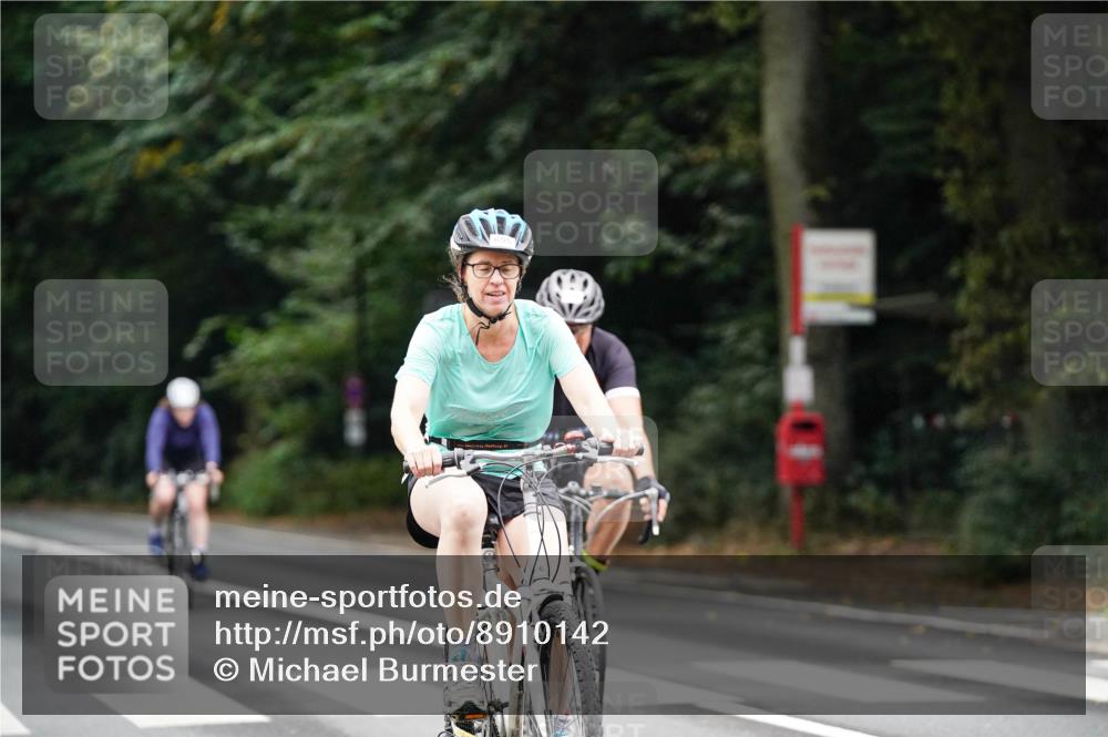 14.09.2025 - Stadtparktriathlon Michael Burmester http://msf.ph/oto/8910142 14.09.2025 10:29:09 Radfahren 532, 565, 643, 655, 688, 702 meine-sportfotos.de