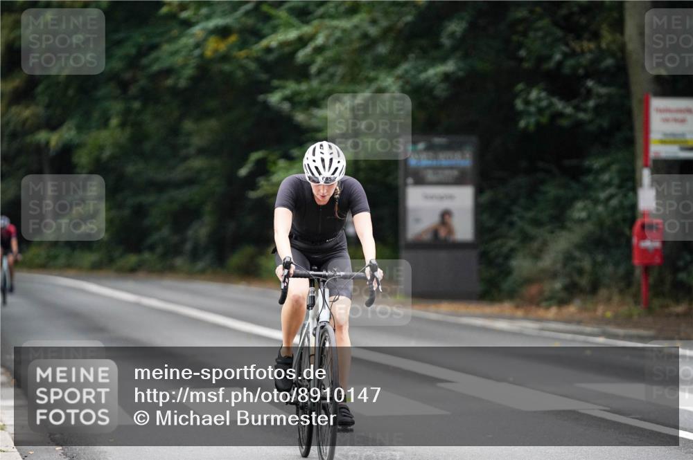 14.09.2025 - Stadtparktriathlon Michael Burmester http://msf.ph/oto/8910147 14.09.2025 10:29:17 Radfahren 532, 643, 685, 688, 717 meine-sportfotos.de