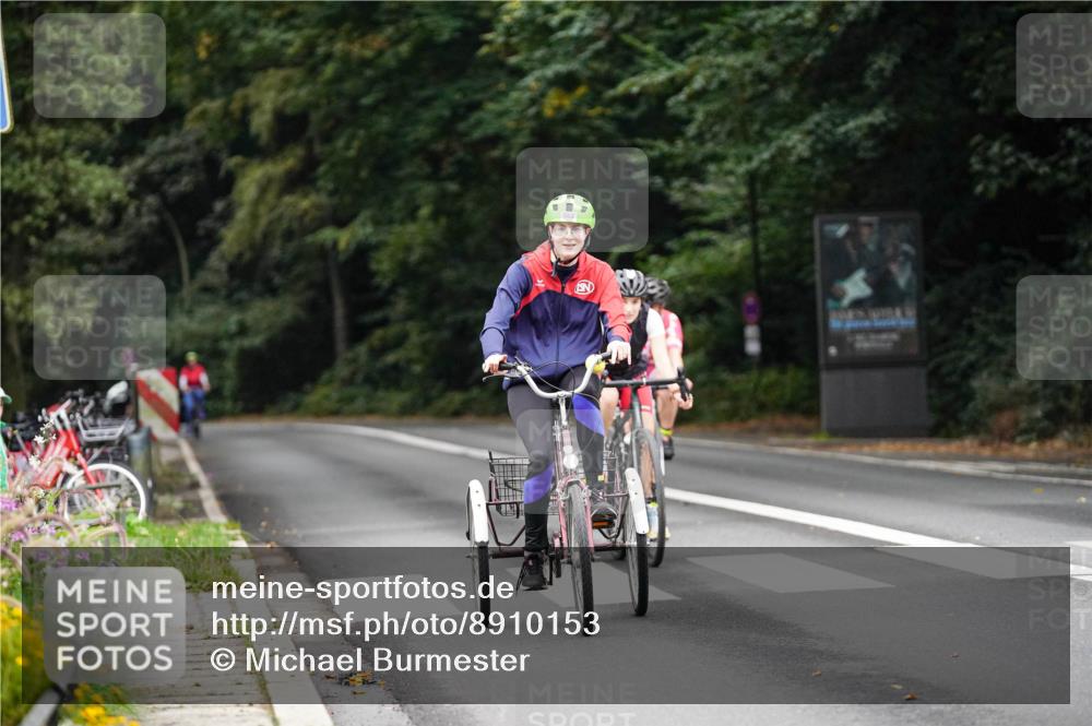 14.09.2025 - Stadtparktriathlon Michael Burmester http://msf.ph/oto/8910153 14.09.2025 10:29:34 Radfahren 566, 582, 648, 691 meine-sportfotos.de
