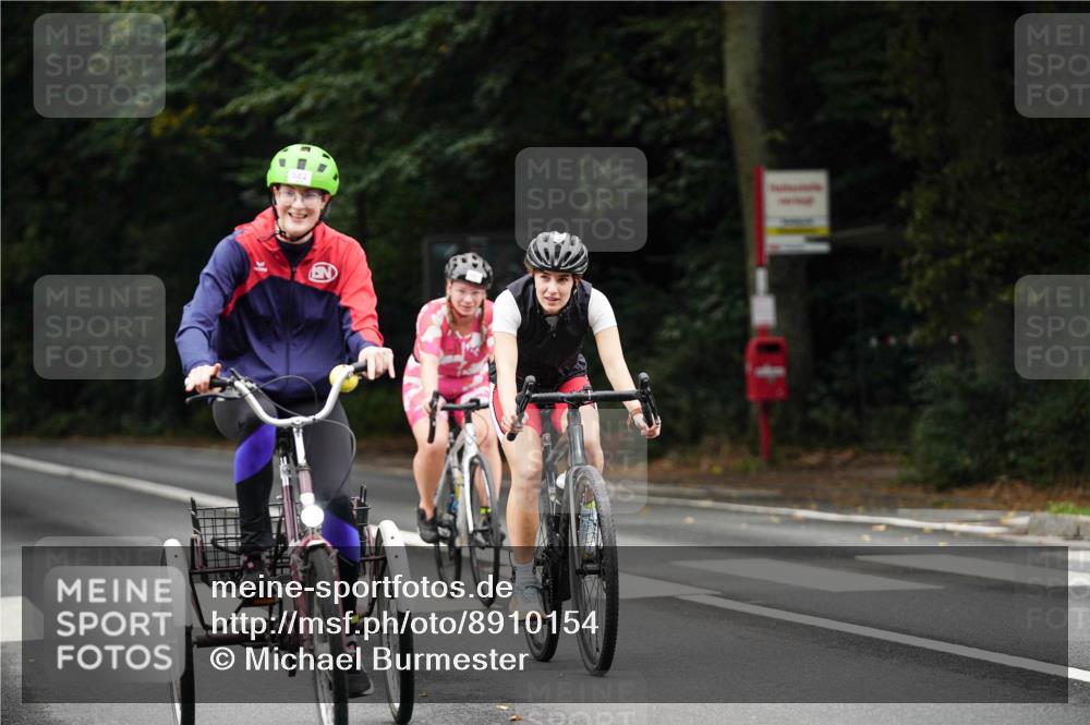 14.09.2025 - Stadtparktriathlon Michael Burmester http://msf.ph/oto/8910154 14.09.2025 10:29:35 Radfahren 566, 582, 648, 691 meine-sportfotos.de