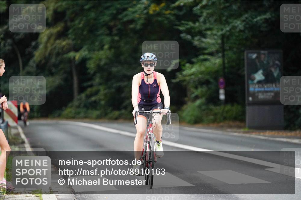 14.09.2025 - Stadtparktriathlon Michael Burmester http://msf.ph/oto/8910163 14.09.2025 10:30:00 Radfahren 531, 562, 705 meine-sportfotos.de