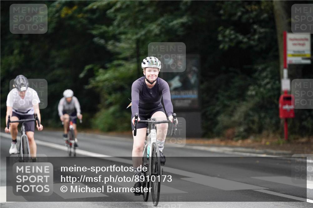 14.09.2025 - Stadtparktriathlon Michael Burmester http://msf.ph/oto/8910173 14.09.2025 10:30:24 Radfahren 586, 620, 645, 699, 700, 704 meine-sportfotos.de