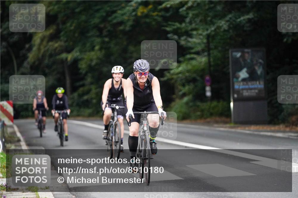 14.09.2025 - Stadtparktriathlon Michael Burmester http://msf.ph/oto/8910180 14.09.2025 10:30:30 Radfahren 586, 596, 620, 642, 645, 697, 699, 700, 704 meine-sportfotos.de