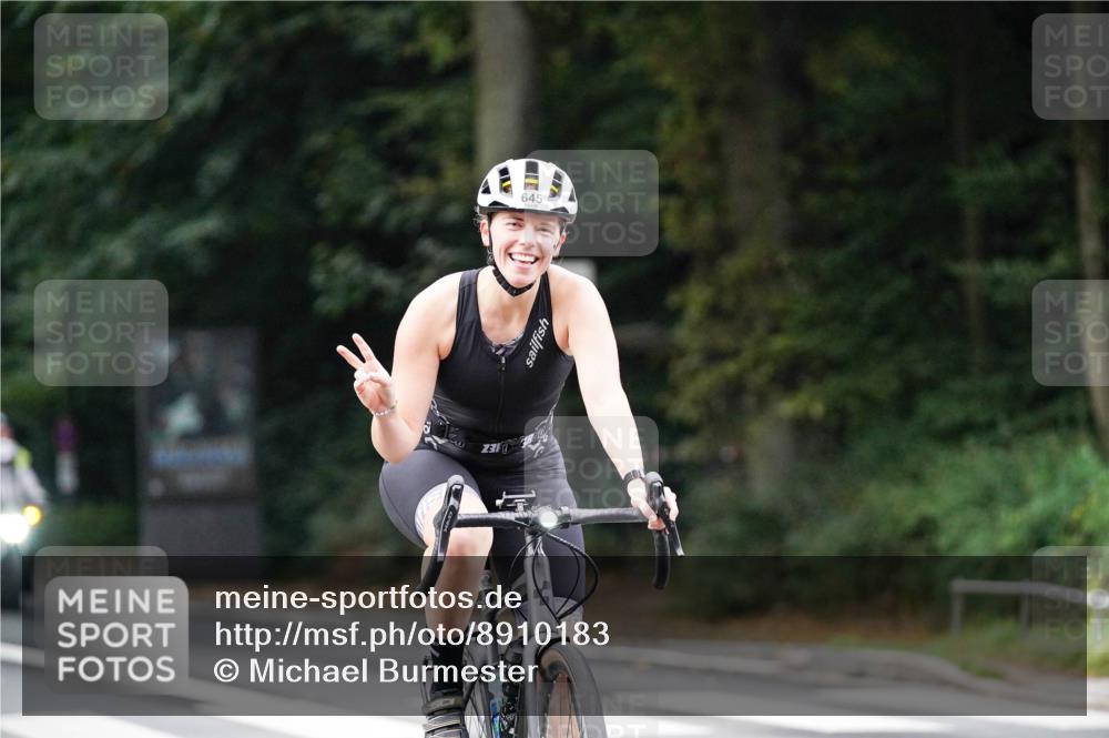 14.09.2025 - Stadtparktriathlon Michael Burmester http://msf.ph/oto/8910183 14.09.2025 10:30:32 Radfahren 586, 596, 620, 642, 645, 697, 699, 700 meine-sportfotos.de