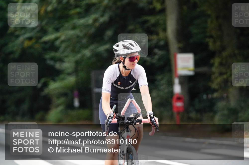 14.09.2025 - Stadtparktriathlon Michael Burmester http://msf.ph/oto/8910190 14.09.2025 10:30:38 Radfahren 527, 596, 642, 645, 697 meine-sportfotos.de