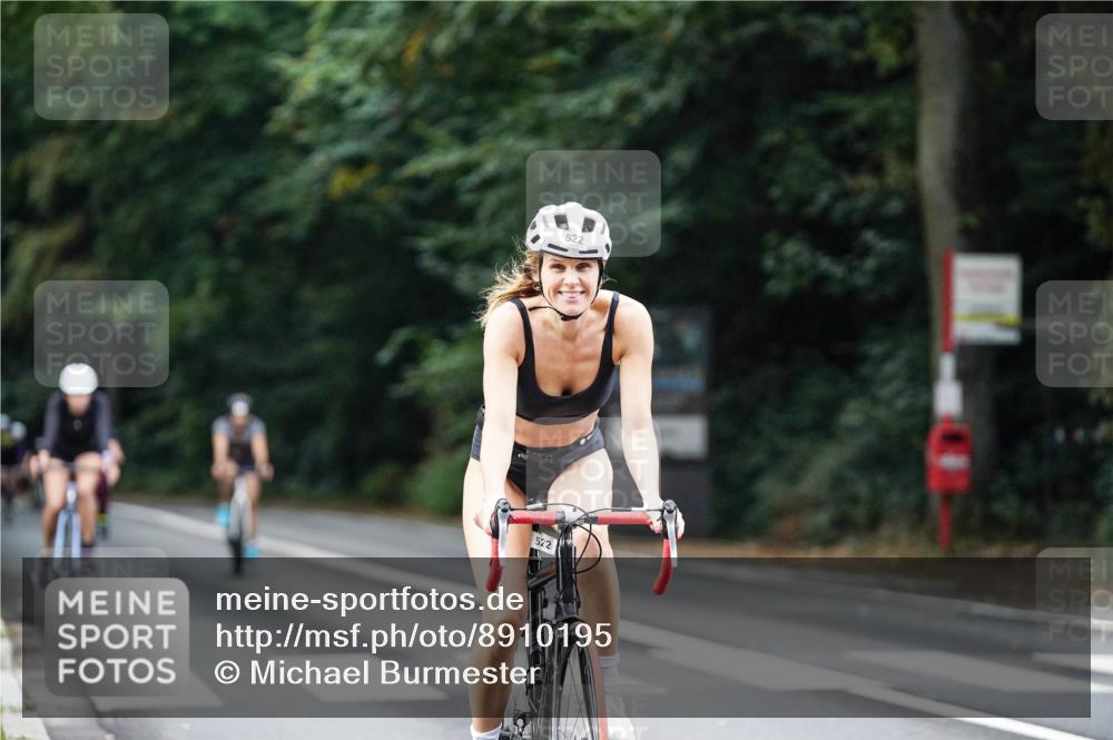 14.09.2025 - Stadtparktriathlon Michael Burmester http://msf.ph/oto/8910195 14.09.2025 10:30:56 Radfahren 521, 522, 533, 624, 712 meine-sportfotos.de