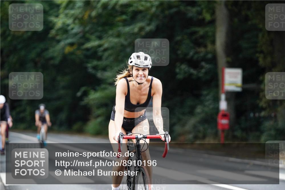 14.09.2025 - Stadtparktriathlon Michael Burmester http://msf.ph/oto/8910196 14.09.2025 10:30:56 Radfahren 521, 522, 533, 624, 712 meine-sportfotos.de