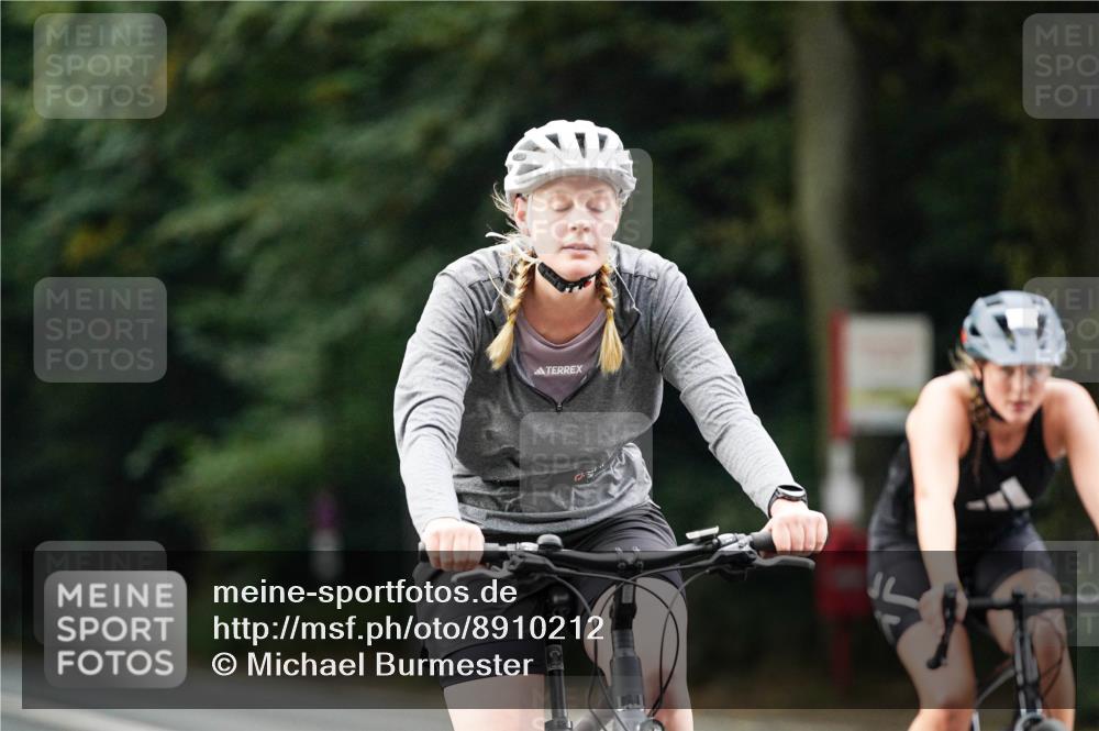 14.09.2025 - Stadtparktriathlon Michael Burmester http://msf.ph/oto/8910212 14.09.2025 10:31:08 Radfahren 533, 546, 553, 624, 636, 687, 706, 714 meine-sportfotos.de