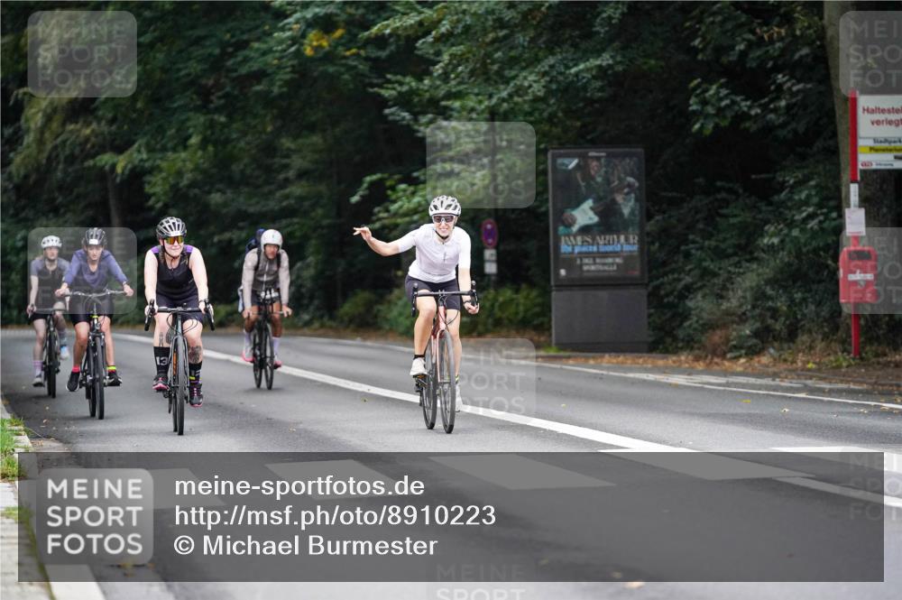 14.09.2025 - Stadtparktriathlon Michael Burmester http://msf.ph/oto/8910223 14.09.2025 10:31:42 Radfahren 526, 626, 647, 657 meine-sportfotos.de