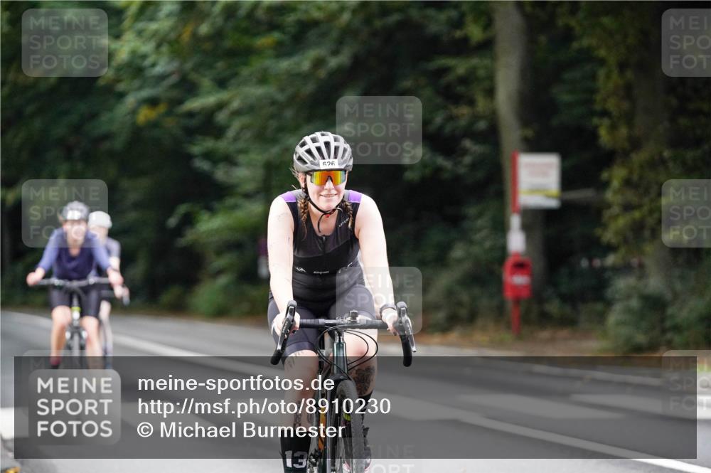 14.09.2025 - Stadtparktriathlon Michael Burmester http://msf.ph/oto/8910230 14.09.2025 10:31:45 Radfahren 526, 626, 647, 657 meine-sportfotos.de