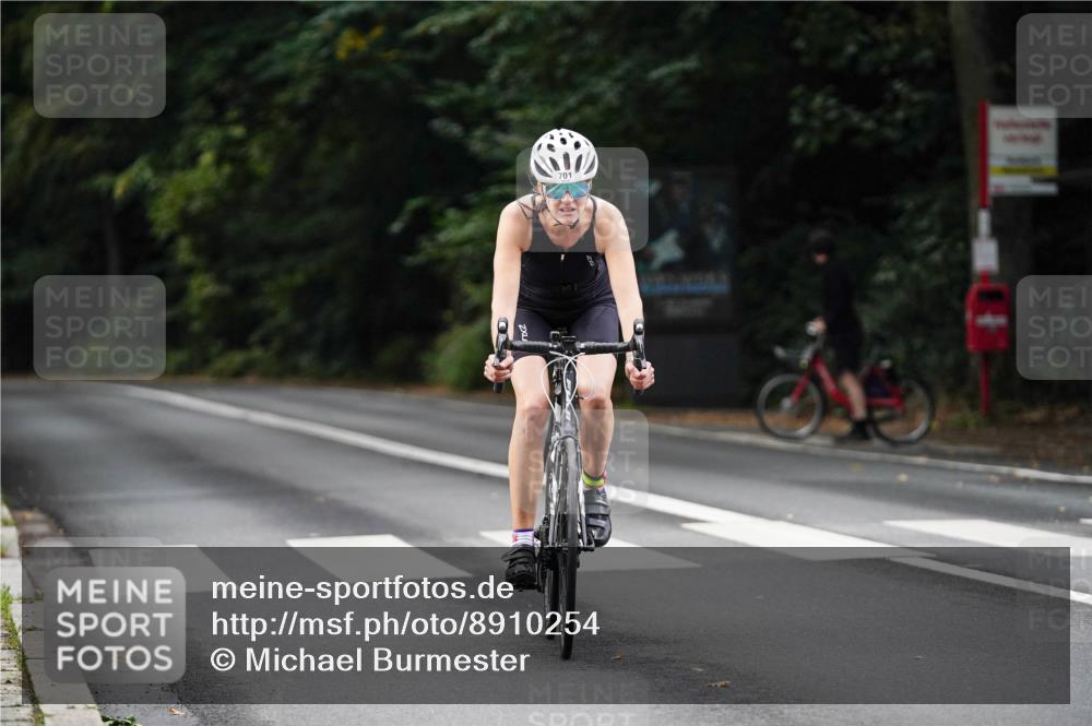 14.09.2025 - Stadtparktriathlon Michael Burmester http://msf.ph/oto/8910254 14.09.2025 10:32:49 Radfahren 646, 701 meine-sportfotos.de