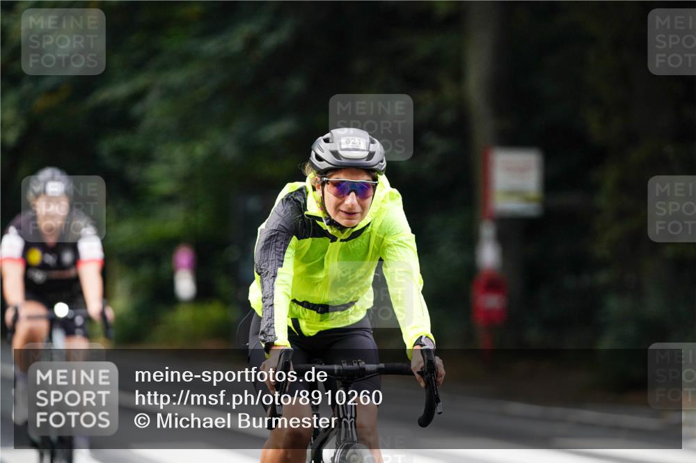 14.09.2025 - Stadtparktriathlon Michael Burmester http://msf.ph/oto/8910260 14.09.2025 10:33:06 Radfahren 621, 681, 683 meine-sportfotos.de