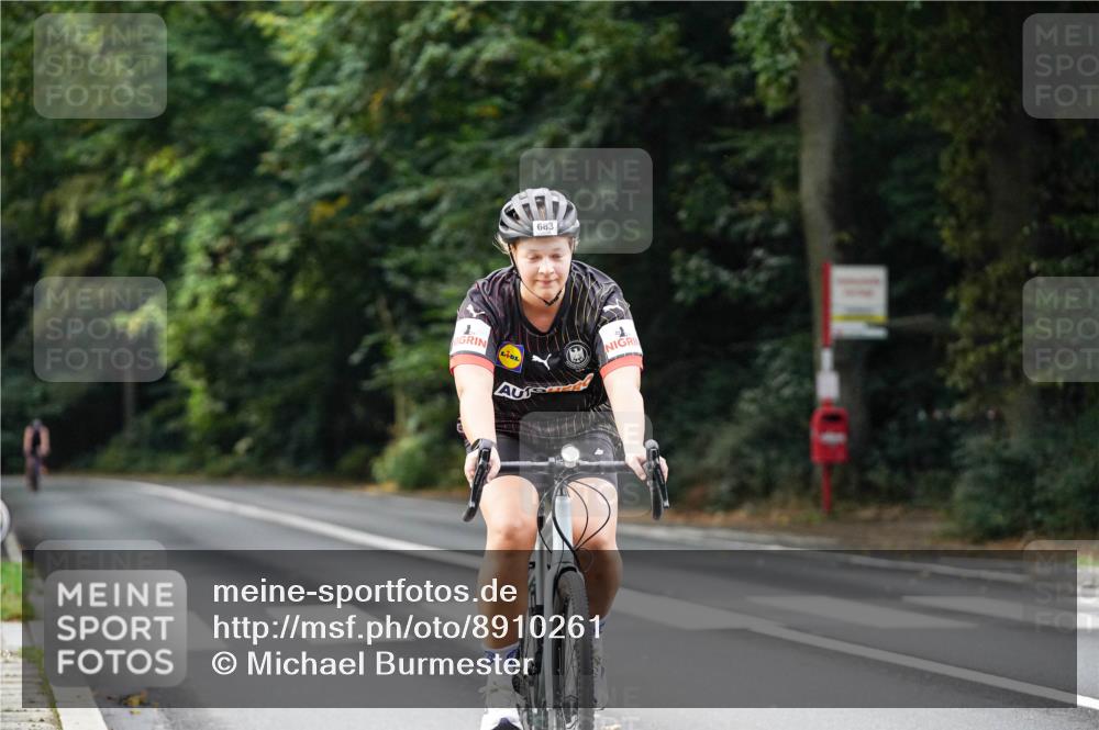 14.09.2025 - Stadtparktriathlon Michael Burmester http://msf.ph/oto/8910261 14.09.2025 10:33:07 Radfahren 621, 681, 683 meine-sportfotos.de