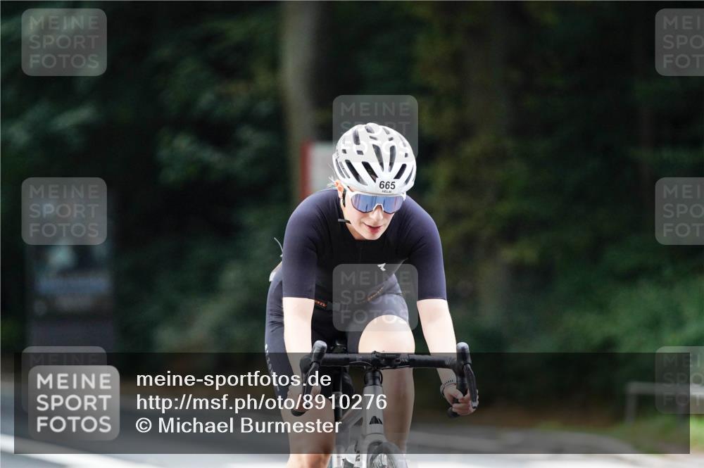 14.09.2025 - Stadtparktriathlon Michael Burmester http://msf.ph/oto/8910276 14.09.2025 10:33:46 Radfahren 557, 641, 665, 674, 695, 735 meine-sportfotos.de