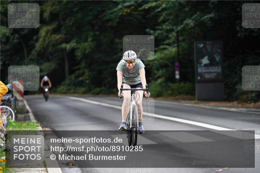 14.09.2025 - Stadtparktriathlon Michael Burmester http://msf.ph/oto/8910285 14.09.2025 10:33:58 Radfahren 557, 638, 663 meine-sportfotos.de