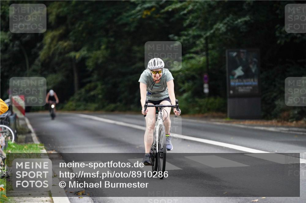 14.09.2025 - Stadtparktriathlon Michael Burmester http://msf.ph/oto/8910286 14.09.2025 10:33:58 Radfahren 557, 638, 663 meine-sportfotos.de