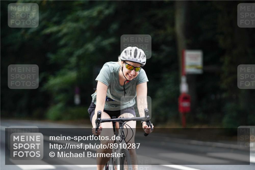 14.09.2025 - Stadtparktriathlon Michael Burmester http://msf.ph/oto/8910287 14.09.2025 10:33:59 Radfahren 557, 638, 663 meine-sportfotos.de