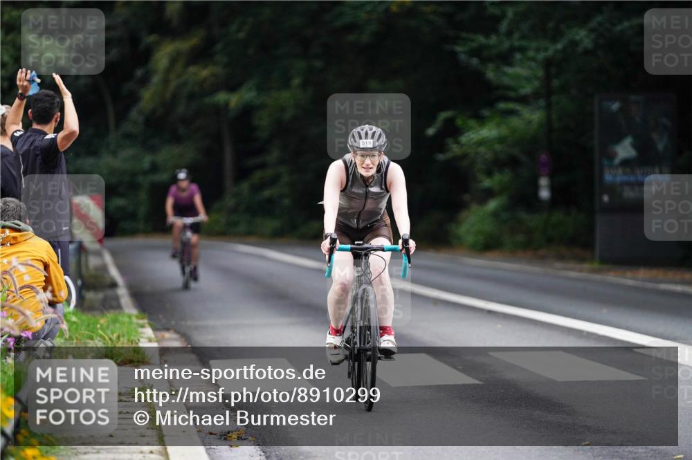 14.09.2025 - Stadtparktriathlon Michael Burmester http://msf.ph/oto/8910299 14.09.2025 10:34:30 Radfahren 519, 668 meine-sportfotos.de