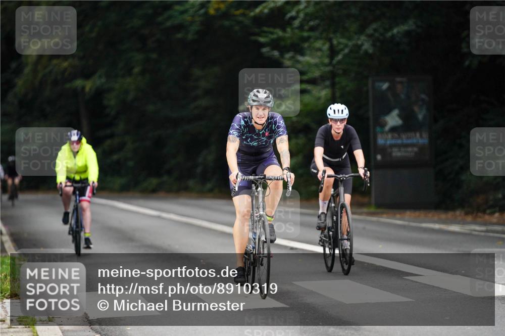 14.09.2025 - Stadtparktriathlon Michael Burmester http://msf.ph/oto/8910319 14.09.2025 10:35:24 Radfahren 627, 693, 710 meine-sportfotos.de