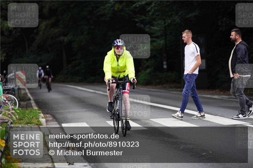 14.09.2025 - Stadtparktriathlon Michael Burmester http://msf.ph/oto/8910323 14.09.2025 10:35:27 Radfahren 627, 651, 693, 710 meine-sportfotos.de