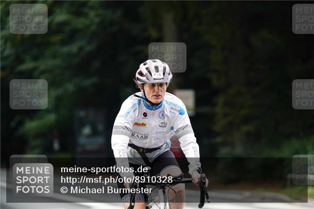 14.09.2025 - Stadtparktriathlon Michael Burmester http://msf.ph/oto/8910328 14.09.2025 10:35:37 Radfahren 629, 651, 718, 769 meine-sportfotos.de