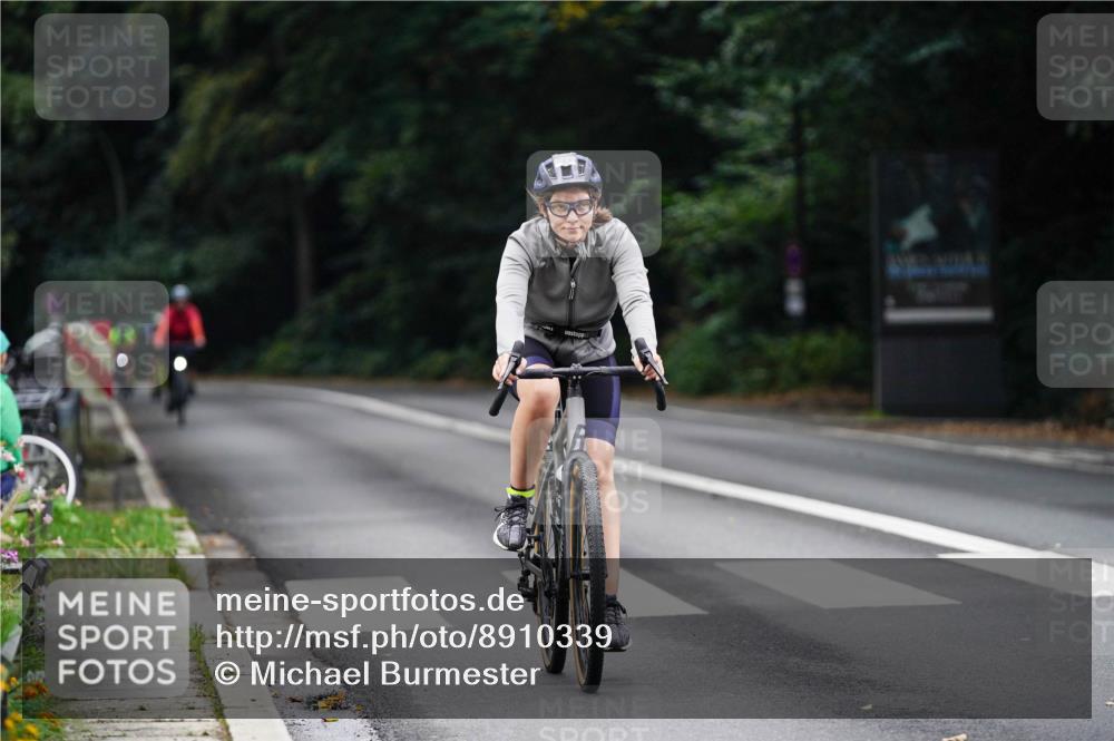 14.09.2025 - Stadtparktriathlon Michael Burmester http://msf.ph/oto/8910339 14.09.2025 10:36:03 Radfahren 513, 631, 770 meine-sportfotos.de