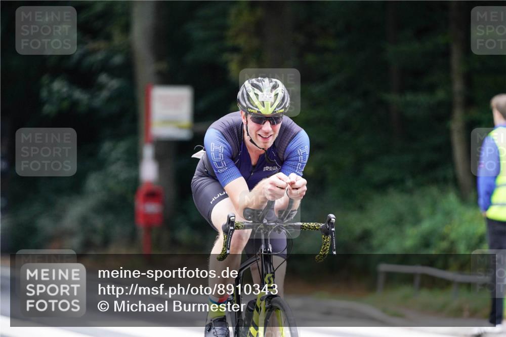 14.09.2025 - Stadtparktriathlon Michael Burmester http://msf.ph/oto/8910343 14.09.2025 10:36:11 Radfahren 542, 661, 770 meine-sportfotos.de