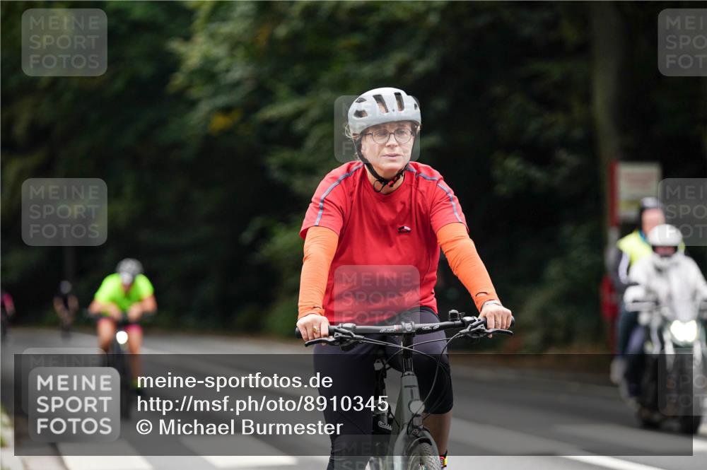 14.09.2025 - Stadtparktriathlon Michael Burmester http://msf.ph/oto/8910345 14.09.2025 10:36:13 Radfahren 542, 661, 770 meine-sportfotos.de