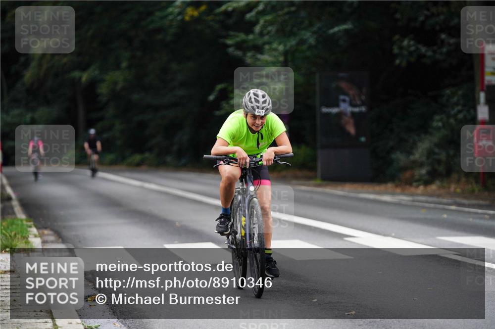 14.09.2025 - Stadtparktriathlon Michael Burmester http://msf.ph/oto/8910346 14.09.2025 10:36:14 Radfahren 542, 633, 661, 770 meine-sportfotos.de
