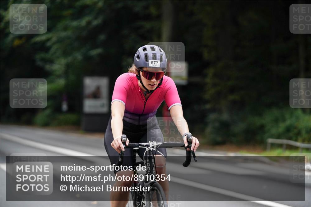 14.09.2025 - Stadtparktriathlon Michael Burmester http://msf.ph/oto/8910354 14.09.2025 10:36:24 Radfahren 633, 677, 817 meine-sportfotos.de