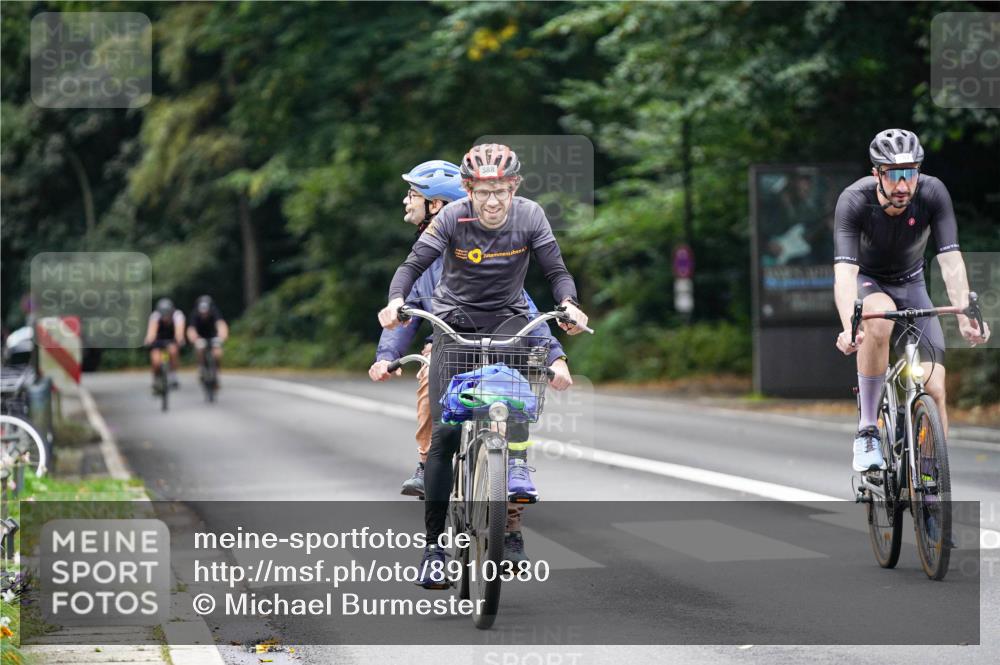 14.09.2025 - Stadtparktriathlon Michael Burmester http://msf.ph/oto/8910380 14.09.2025 10:37:01 Radfahren 518, 588, 622, 737, 752, 788 meine-sportfotos.de