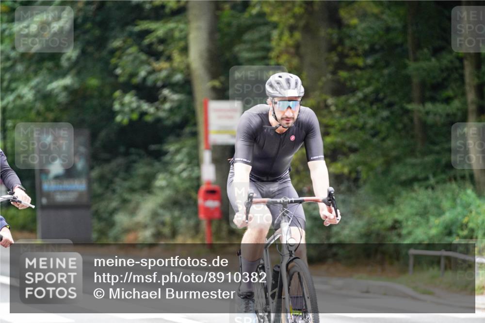 14.09.2025 - Stadtparktriathlon Michael Burmester http://msf.ph/oto/8910382 14.09.2025 10:37:01 Radfahren 518, 588, 622, 737, 752, 788 meine-sportfotos.de