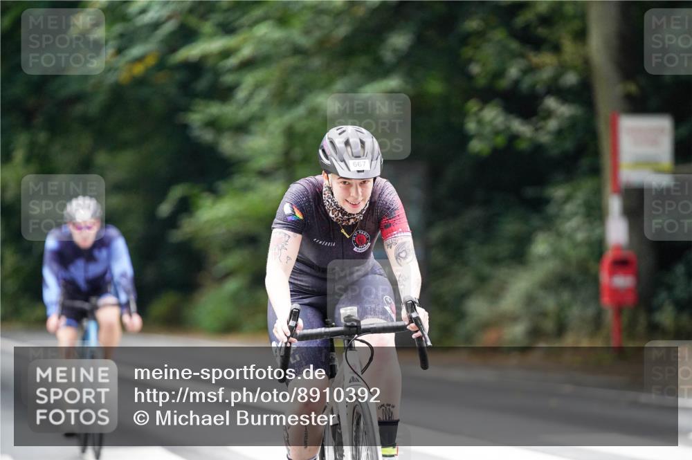 14.09.2025 - Stadtparktriathlon Michael Burmester http://msf.ph/oto/8910392 14.09.2025 10:37:16 Radfahren 667, 691, 761, 785, 813 meine-sportfotos.de