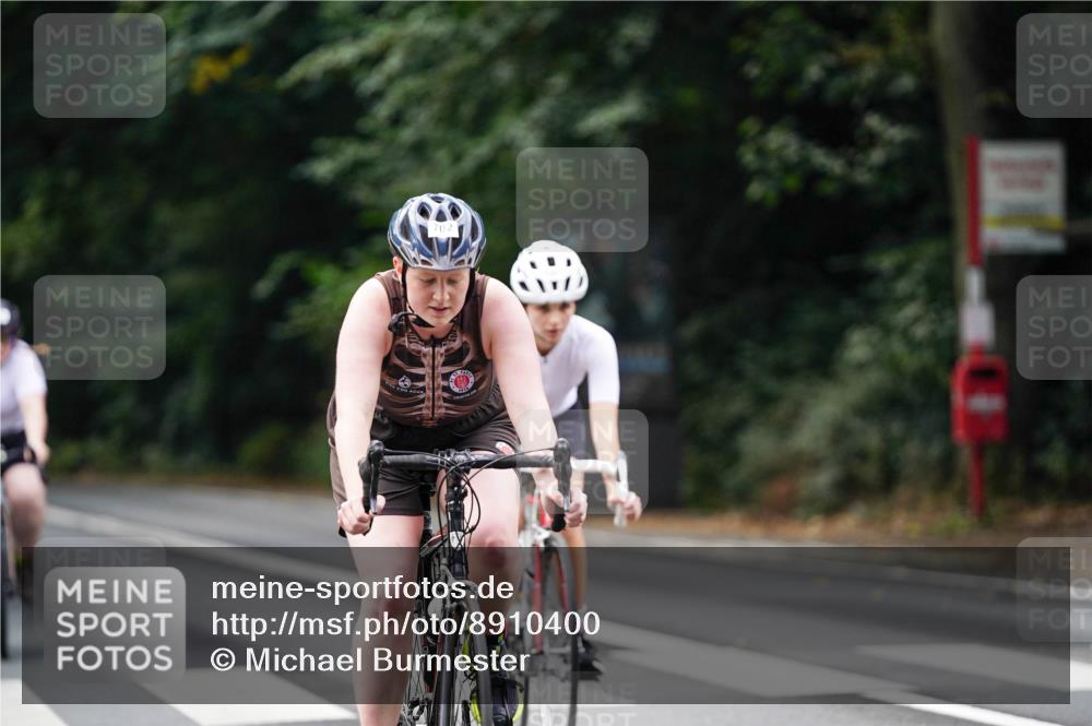 14.09.2025 - Stadtparktriathlon Michael Burmester http://msf.ph/oto/8910400 14.09.2025 10:37:30 Radfahren 535, 632, 685, 688, 702, 727, 743, 753 meine-sportfotos.de