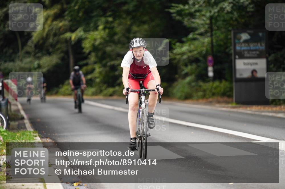 14.09.2025 - Stadtparktriathlon Michael Burmester http://msf.ph/oto/8910414 14.09.2025 10:37:53 Radfahren 721, 782, 804 meine-sportfotos.de