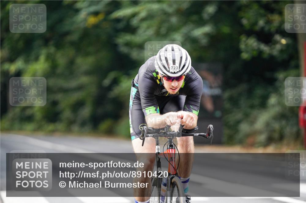 14.09.2025 - Stadtparktriathlon Michael Burmester http://msf.ph/oto/8910420 14.09.2025 10:38:03 Radfahren 642, 723, 730, 782, 804 meine-sportfotos.de