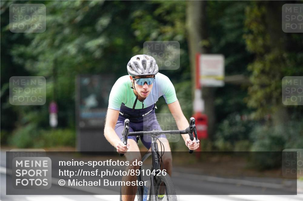 14.09.2025 - Stadtparktriathlon Michael Burmester http://msf.ph/oto/8910426 14.09.2025 10:38:10 Radfahren 642, 705, 730, 748, 750, 763, 799 meine-sportfotos.de