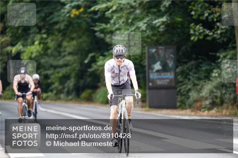 14.09.2025 - Stadtparktriathlon Michael Burmester http://msf.ph/oto/8910428 14.09.2025 10:38:13 Radfahren 642, 705, 730, 748, 750, 759, 763, 799 meine-sportfotos.de
