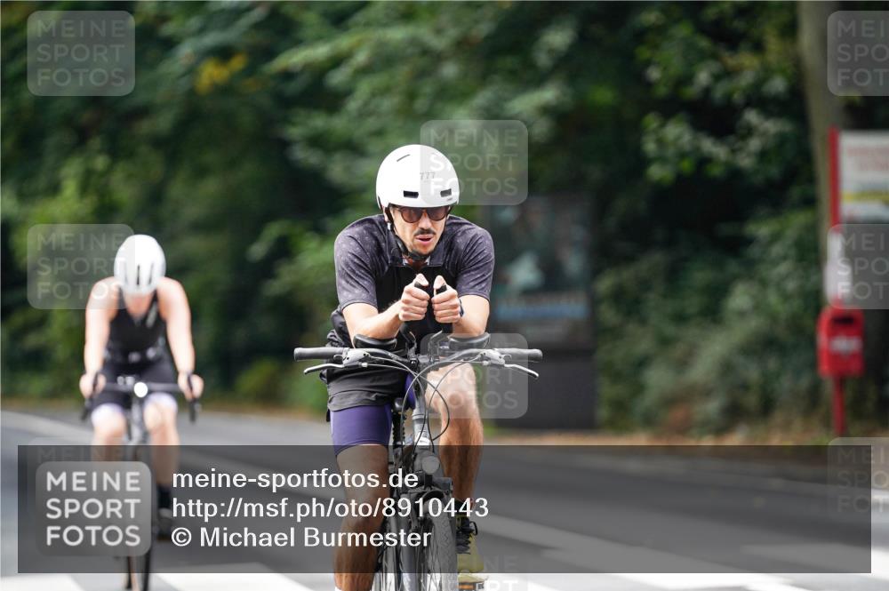 14.09.2025 - Stadtparktriathlon Michael Burmester http://msf.ph/oto/8910443 14.09.2025 10:38:38 Radfahren 645, 687, 699, 700, 777 meine-sportfotos.de