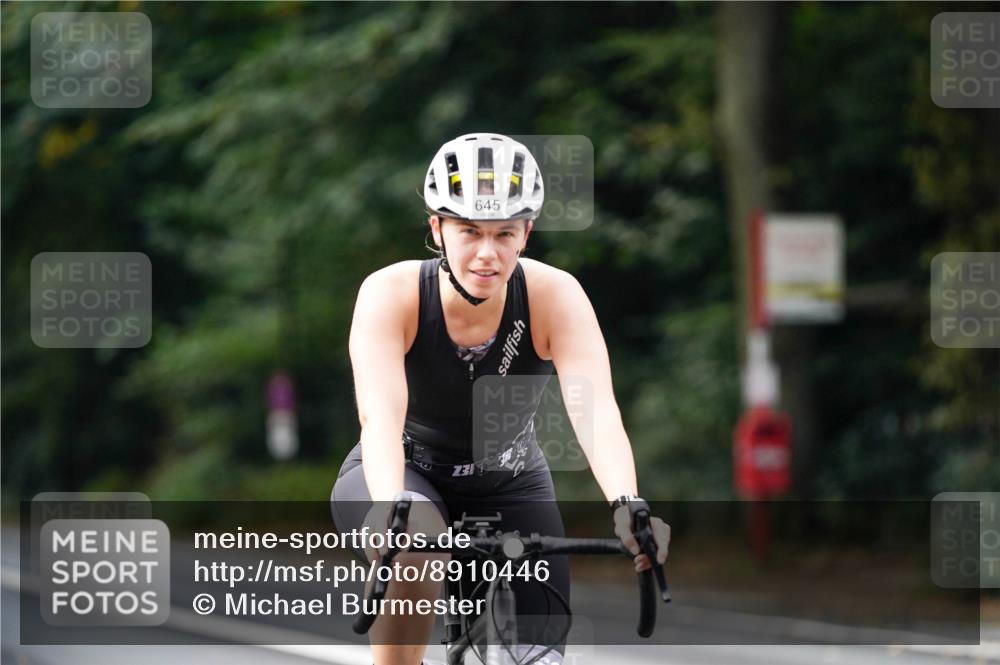 14.09.2025 - Stadtparktriathlon Michael Burmester http://msf.ph/oto/8910446 14.09.2025 10:38:39 Radfahren 645, 687, 699, 777 meine-sportfotos.de