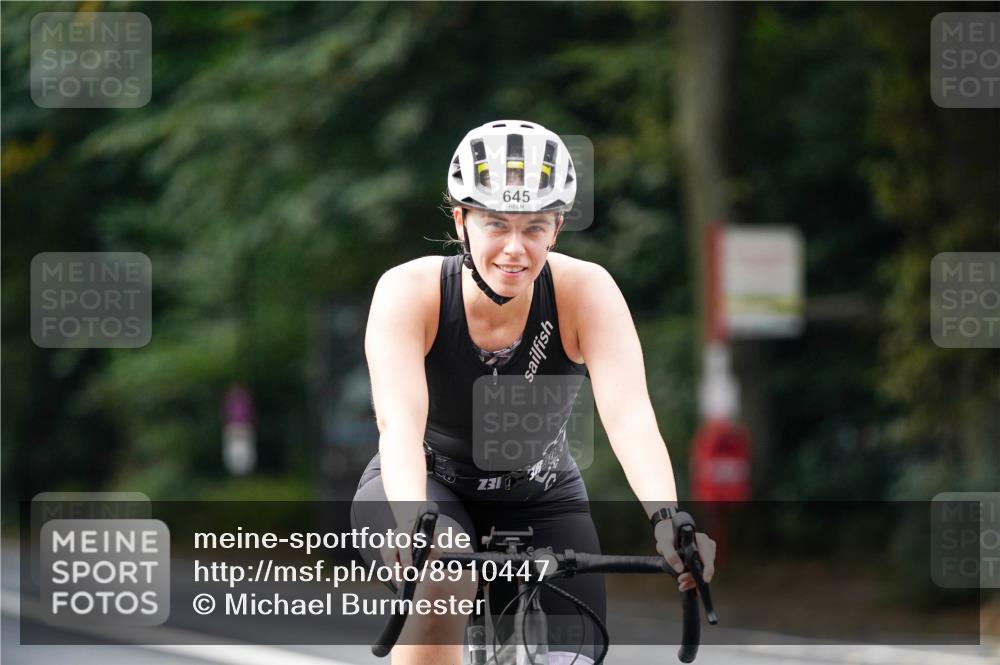14.09.2025 - Stadtparktriathlon Michael Burmester http://msf.ph/oto/8910447 14.09.2025 10:38:40 Radfahren 645, 687, 699, 766, 777 meine-sportfotos.de
